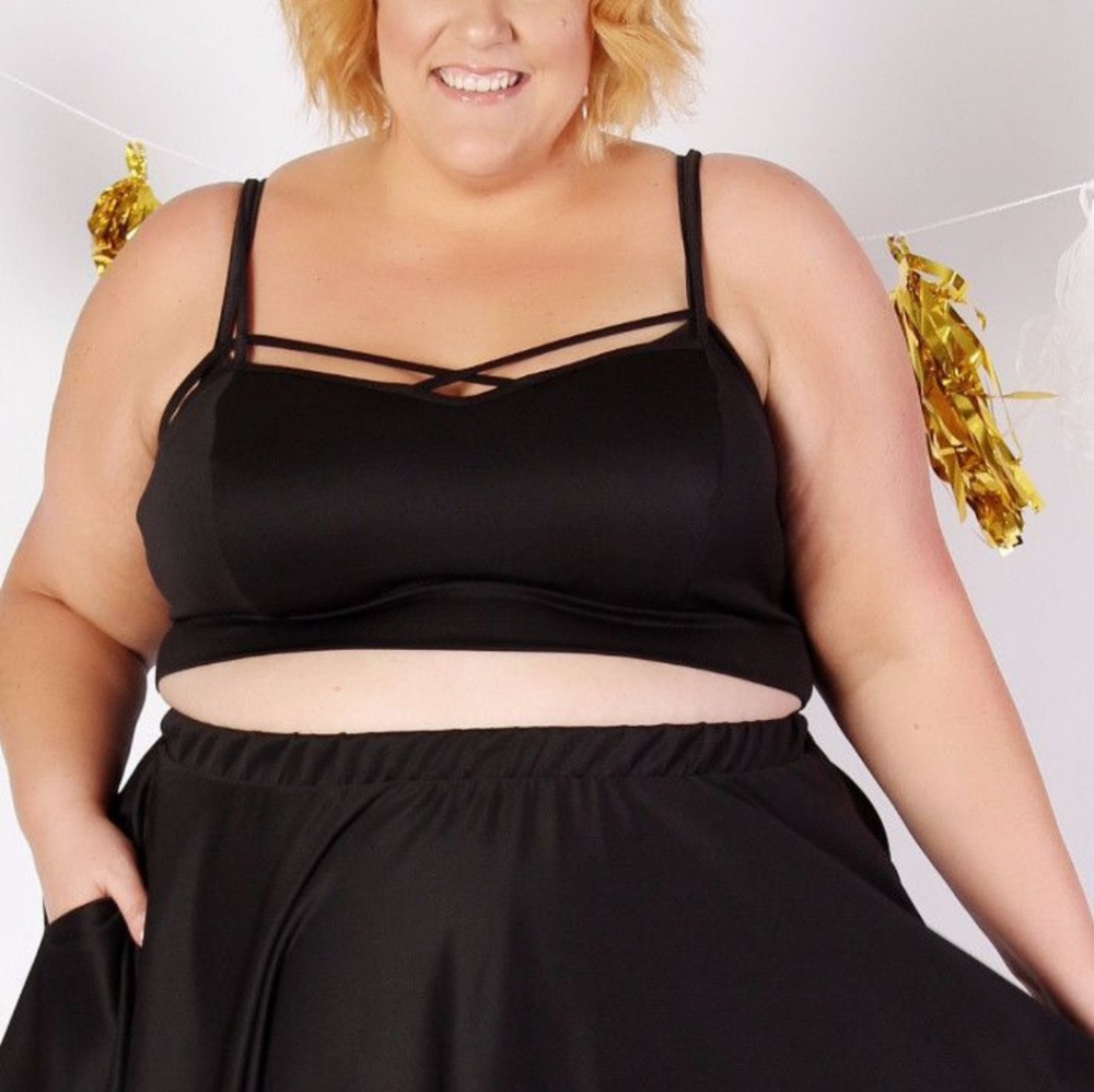 NWT Black caged crop tank